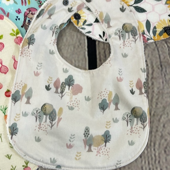 Designer handcrafted cotton Terry bib - Picture 5 of 10